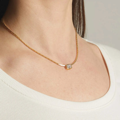 BAGUETTE BEZEL NECKLACE