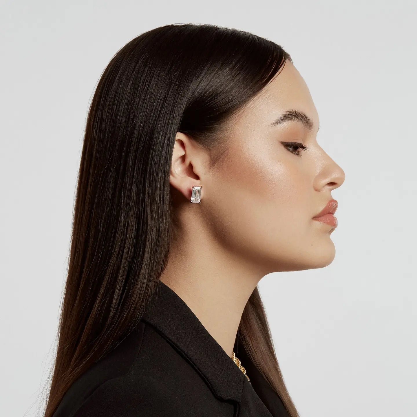 AMAYA BOLD STUD EARRINGS